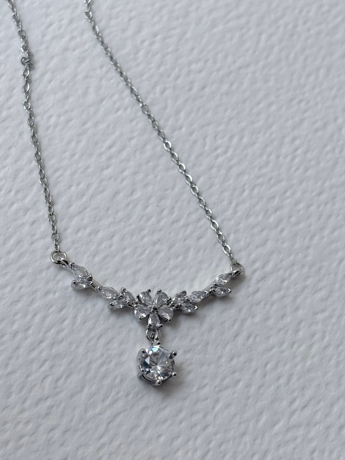 The Silver Flora Solitaire Necklace
