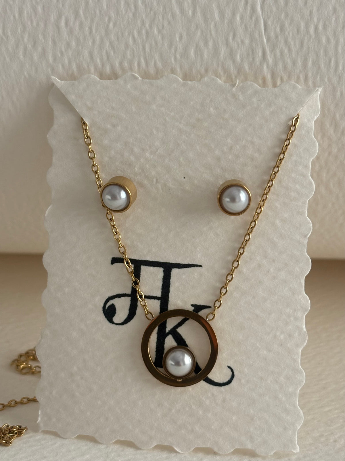 The Pearl Orbit Necklace Set