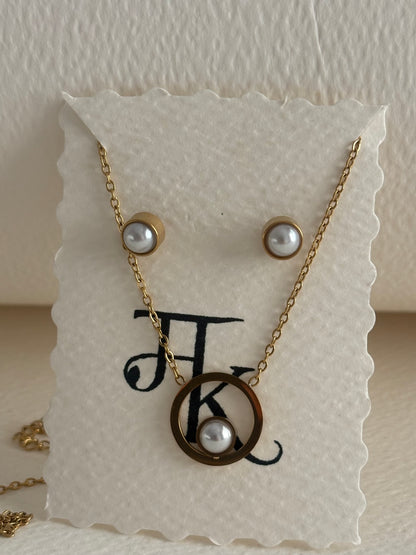 The Pearl Orbit Necklace Set