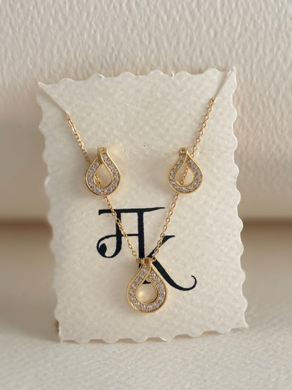 The Gilded Teardrop Halo Set