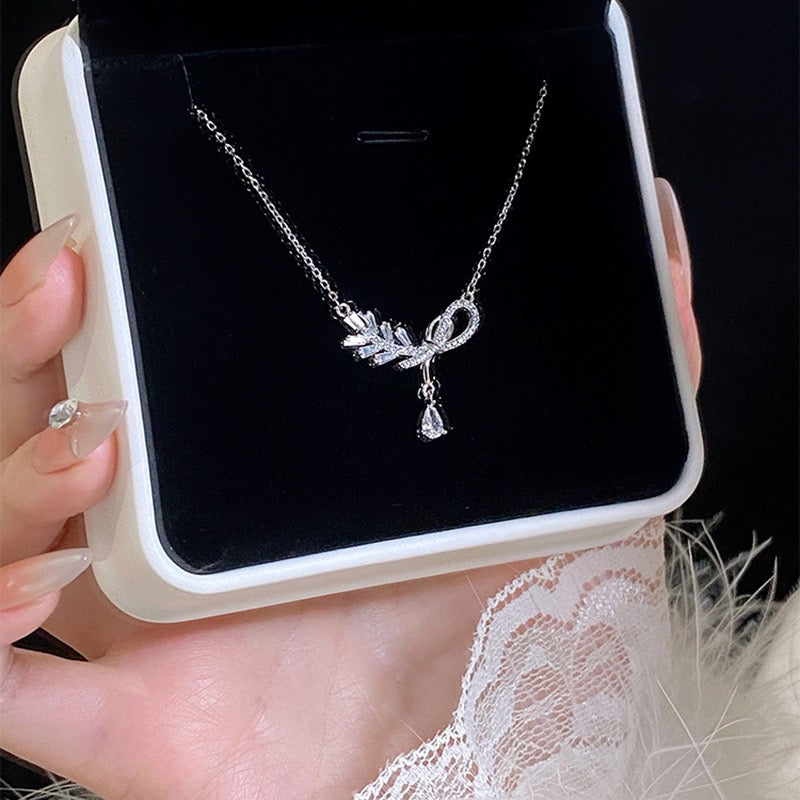 The Crystal Bow & Branch Choker