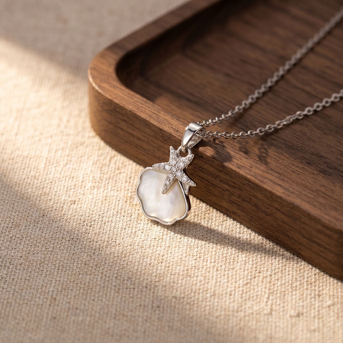 The Starfish & Shell Motif Necklace