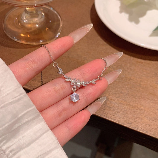 The Silver Flora Solitaire Necklace